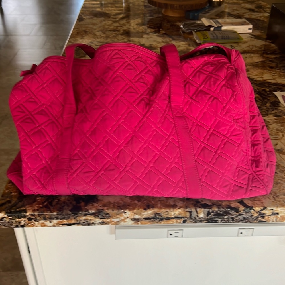 Vera Bradley XL Duffle in pink EUC